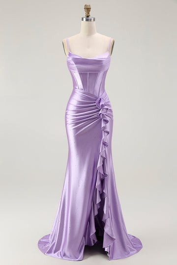 Vestido largo de fiesta con corsé de sirena morado fruncido y abertura con volantes